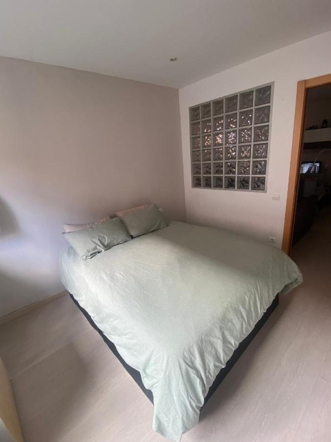 Cozy Apartment At A Great Location! โอสปิตาเล็ต เดอ โยเบรกัต ภายนอก รูปภาพ